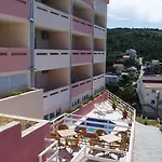 Apartment Mavarcica *