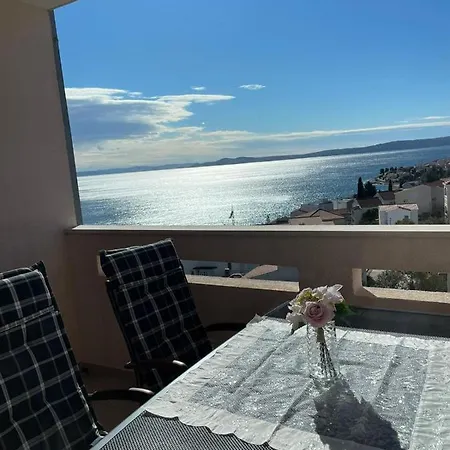 Mavarcica شقة تروغير